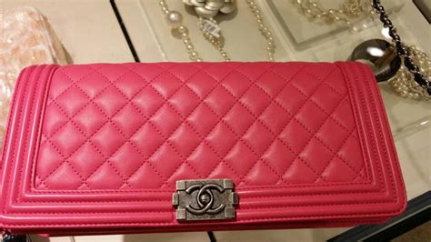 what fits in the chanel boy clutch|Chanel belt bag.